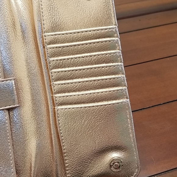 ⭐ RAMPAGE ROSE GOLD WALLET - Picture 7 of 9